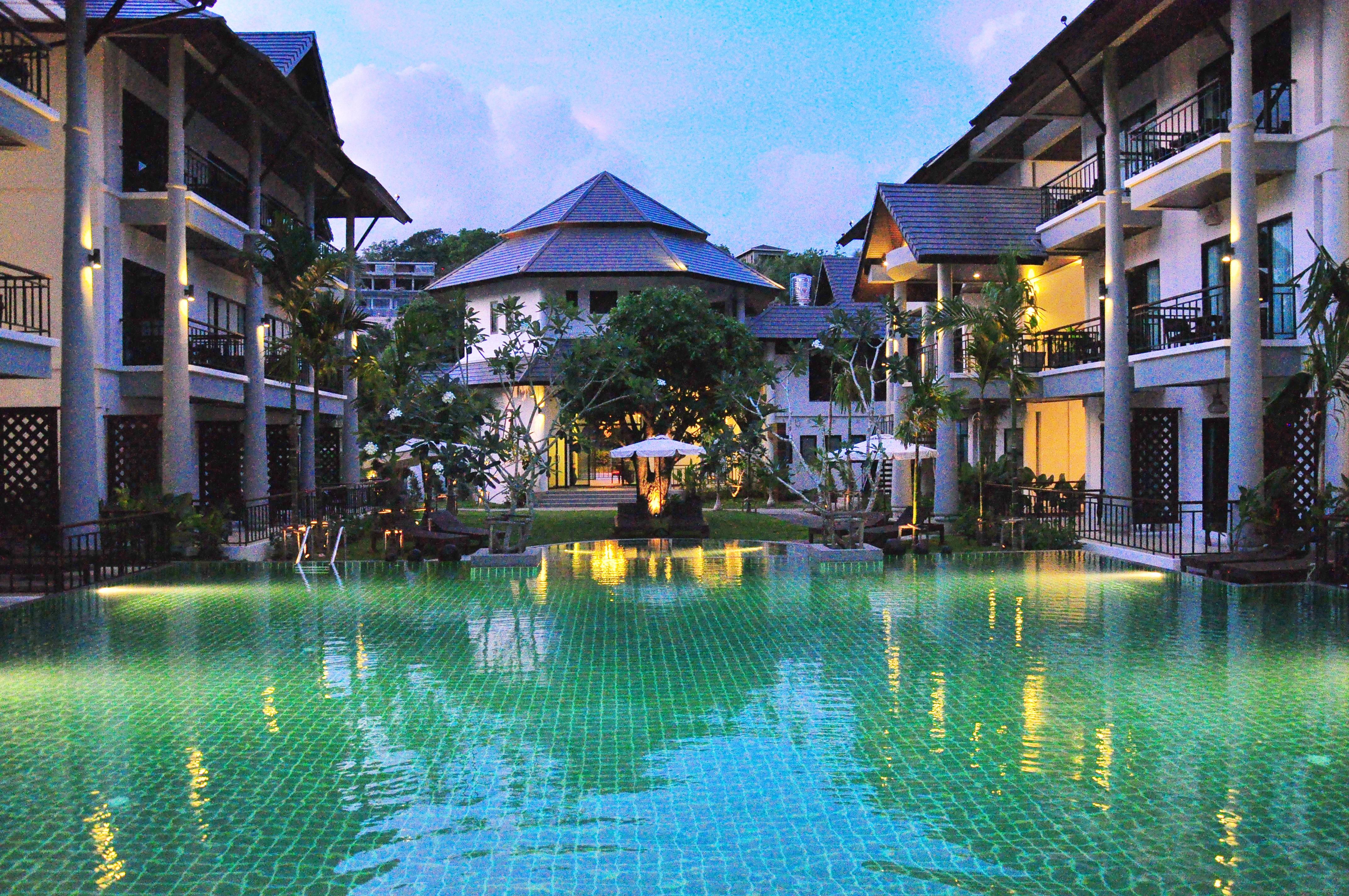 Navatara Phuket Resort Rawai Extérieur photo