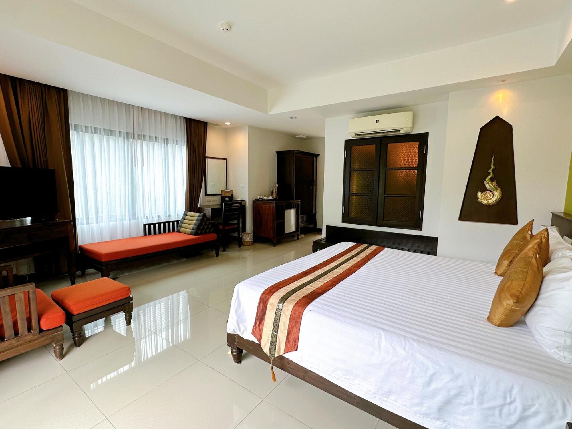 Navatara Phuket Resort Rawai Extérieur photo