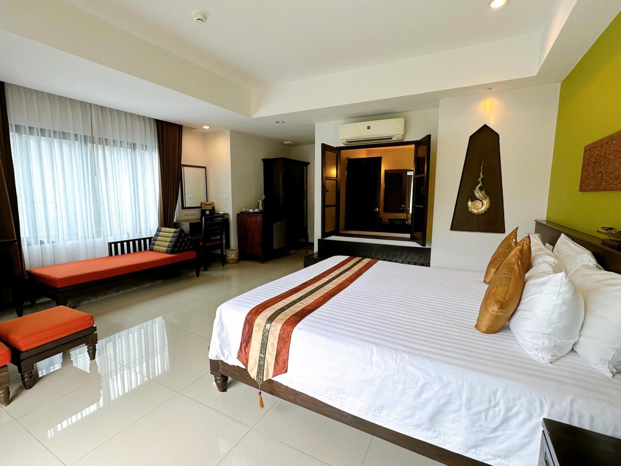 Navatara Phuket Resort Rawai Extérieur photo