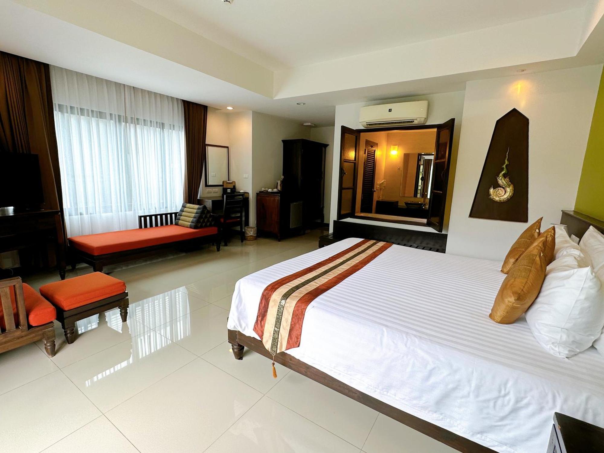 Navatara Phuket Resort Rawai Extérieur photo