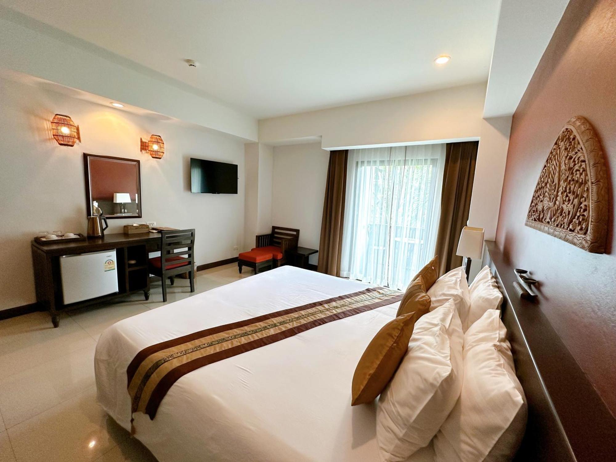 Navatara Phuket Resort Rawai Extérieur photo