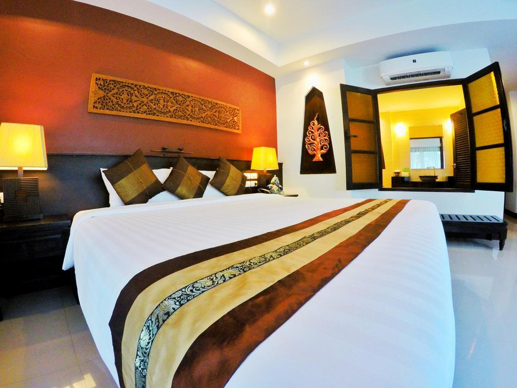 Navatara Phuket Resort Rawai Extérieur photo