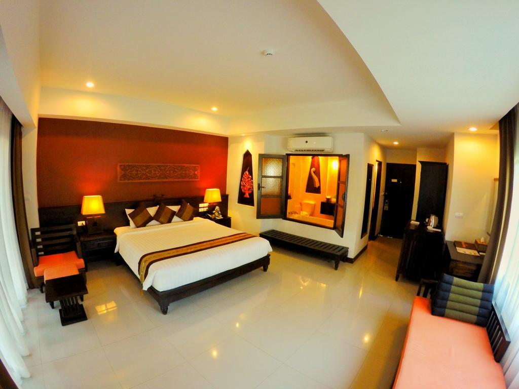 Navatara Phuket Resort Rawai Extérieur photo
