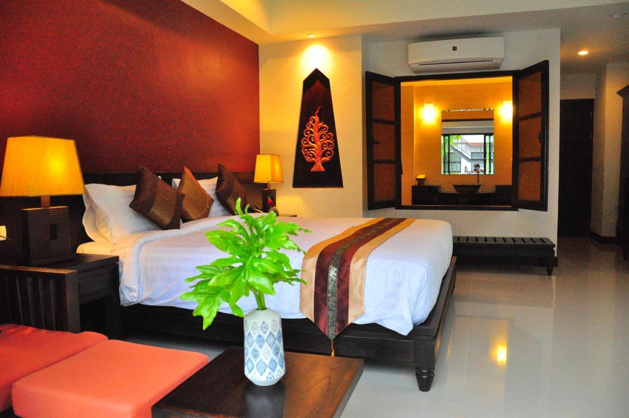 Navatara Phuket Resort Rawai Extérieur photo